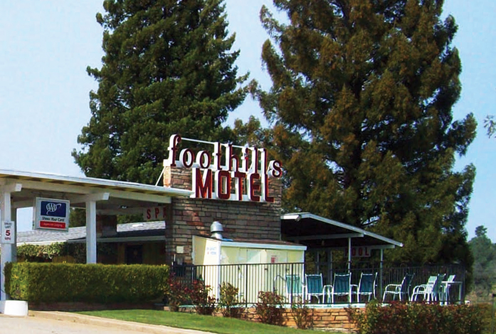 Auburn, California's Foothills Motel building and sign