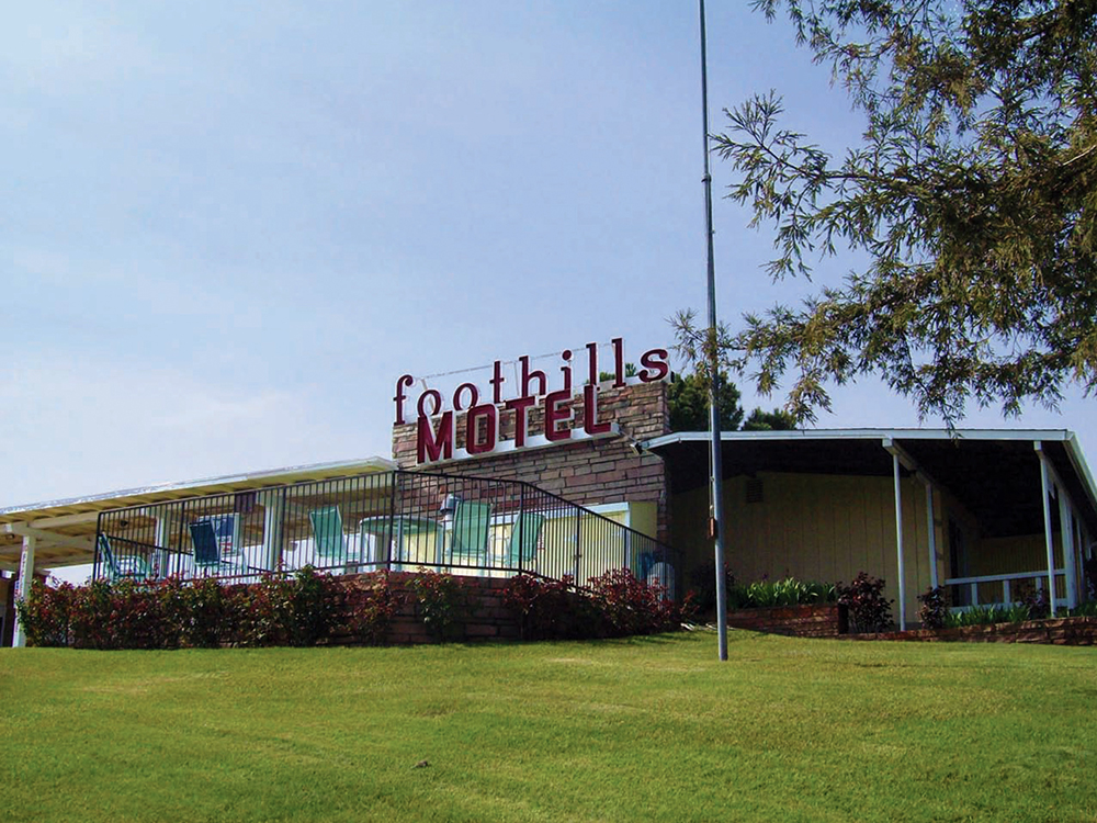 Foothills Motel sign