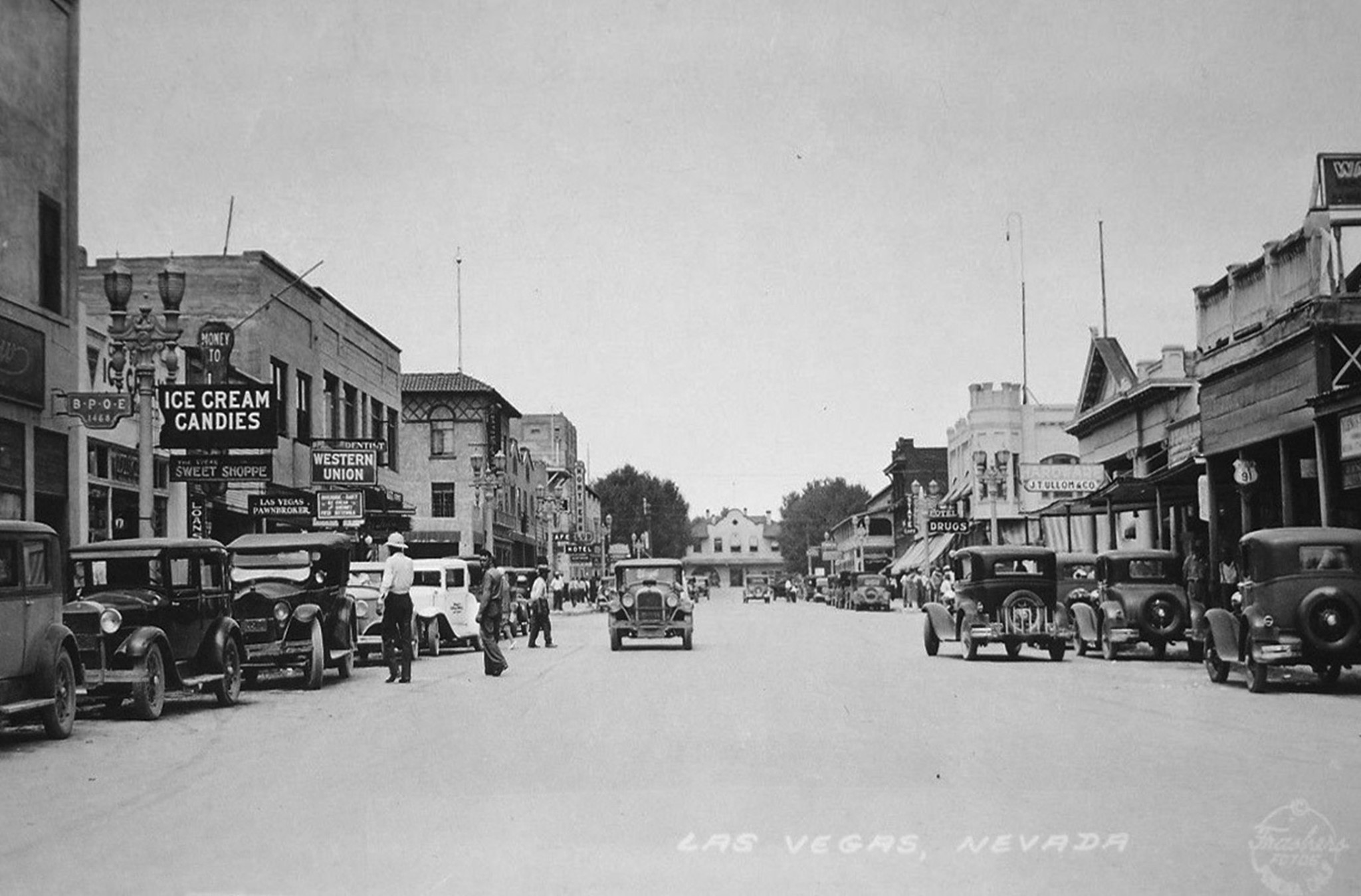 DR. PATRICK’S POSTCARD ROADSIDE Fremont Street Society for