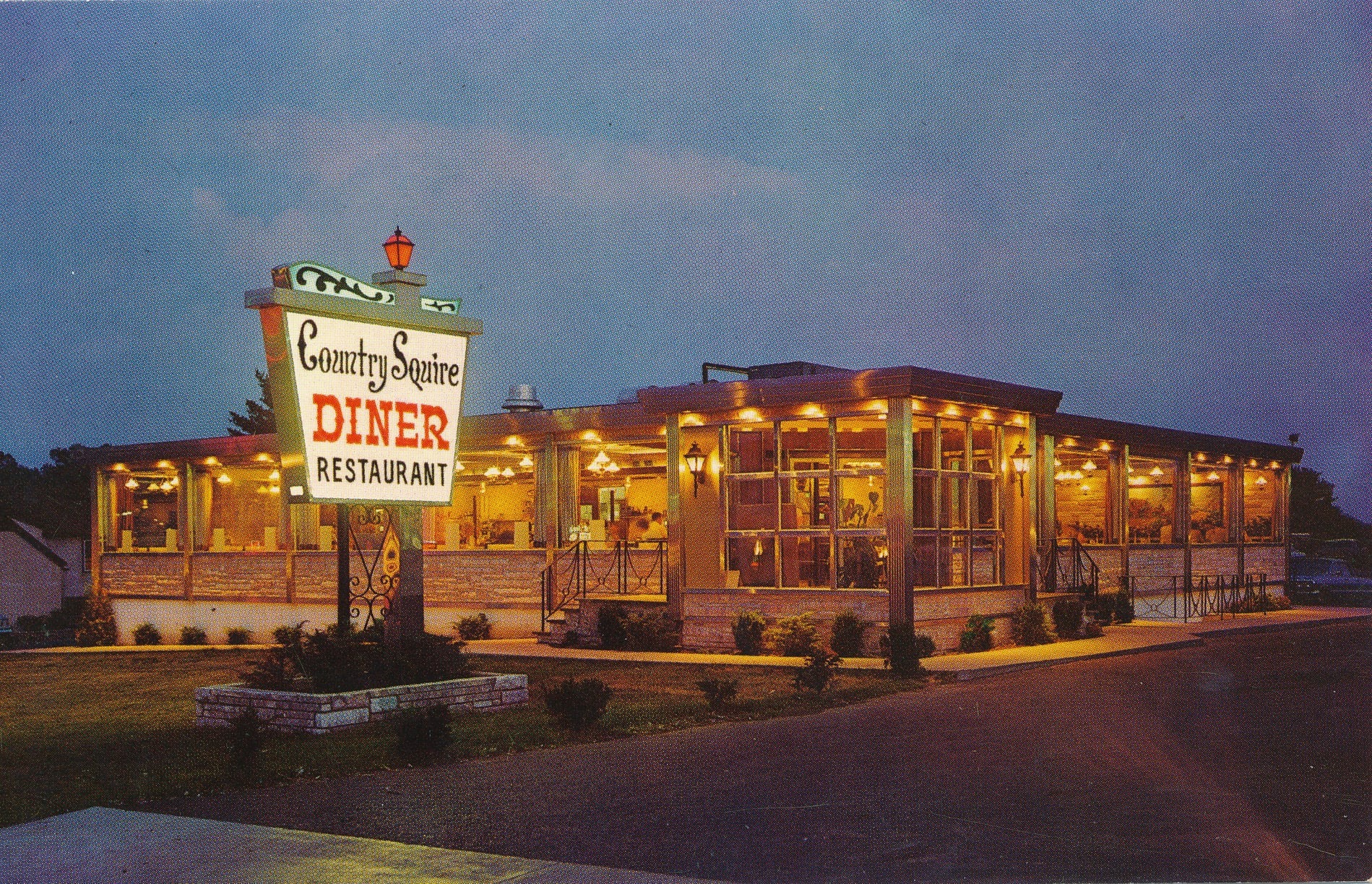 DR. PATRICK’S POSTCARD ROADSIDE: Country Squire Diner