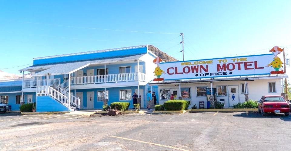 clown-motel-nevada