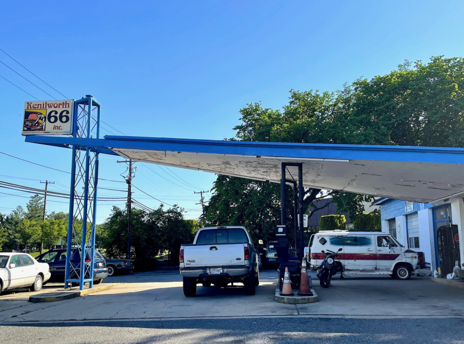 Mid-Century_Gas_Station_Wing