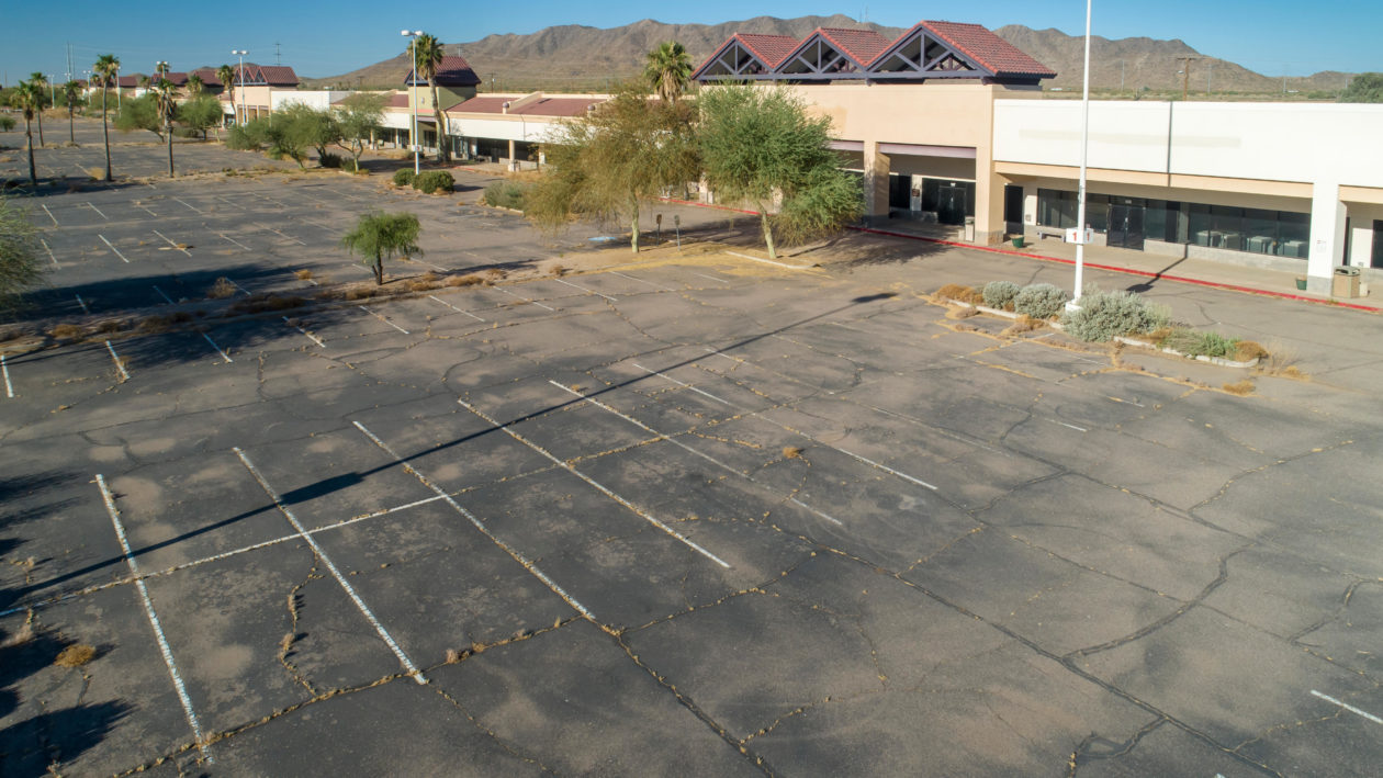 Abandoned_Strip_Mall_Arizona