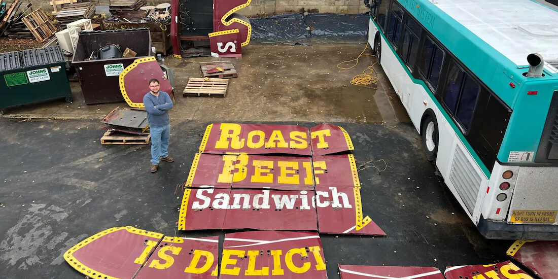 Dismantled_Arbys_Sign_Wisconsin Dismantled_Arbys_Sign_Wisconsin
