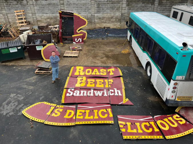 Dismantled_Arbys_Sign_Wisconsin Dismantled_Arbys_Sign_Wisconsin
