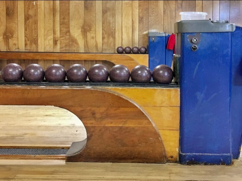 Bowling alley ball rack