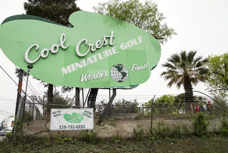 Cool_Crest_Mini_Golf_Sign_San_Antonio