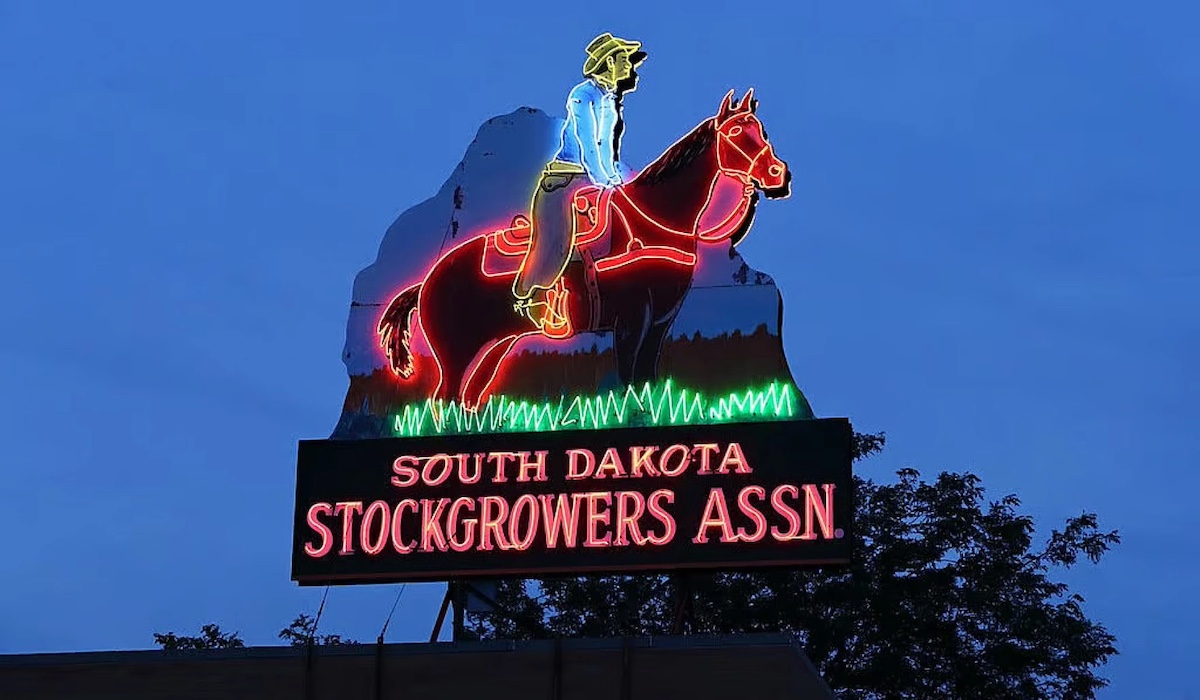 South_Dakota_Stock_Growers_Cowboy_Neon_Sign