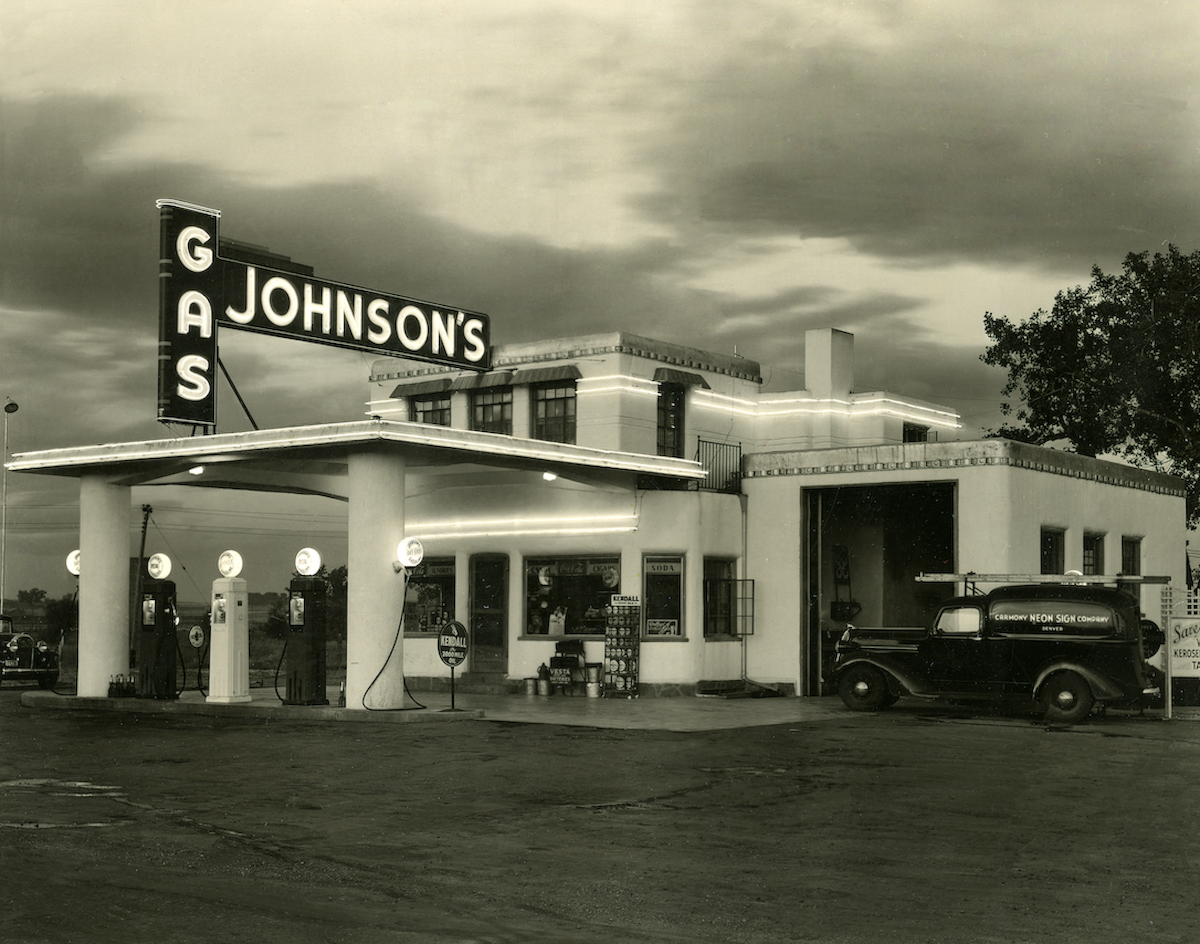 Johnsons_Corner_Gas_Longmont_Colorado