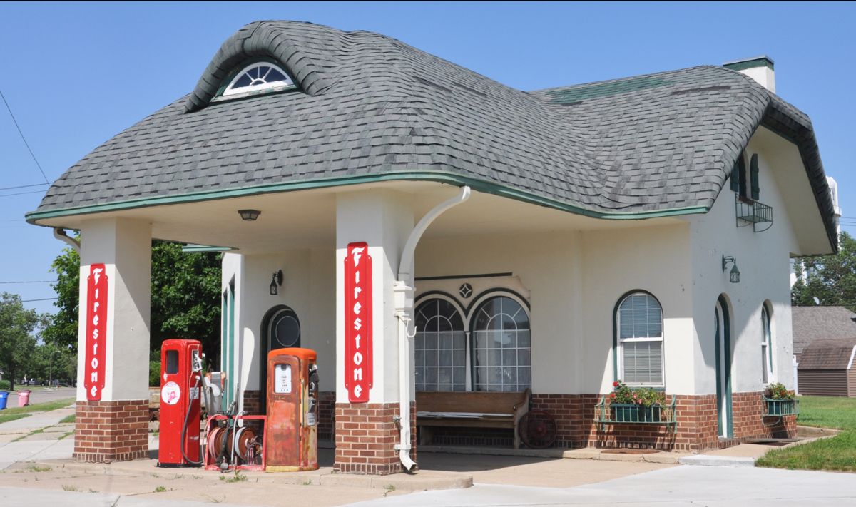 Early Gas Station