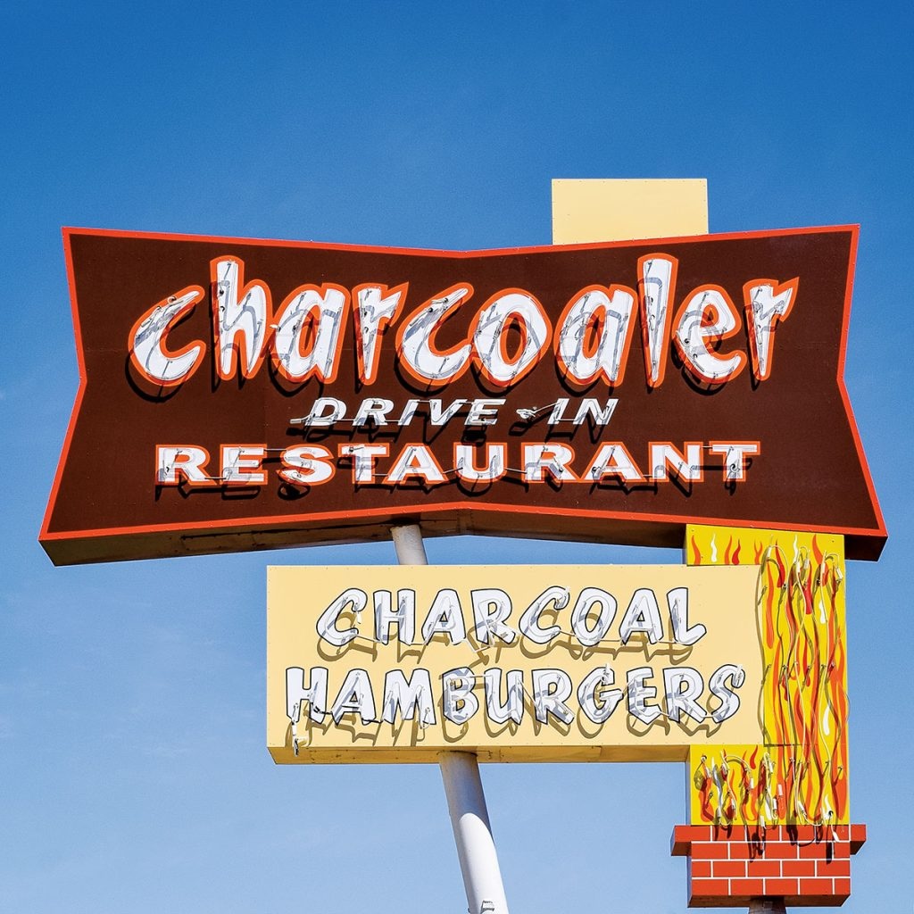 neon-charcoaler-restaurant-sign-El-Paso