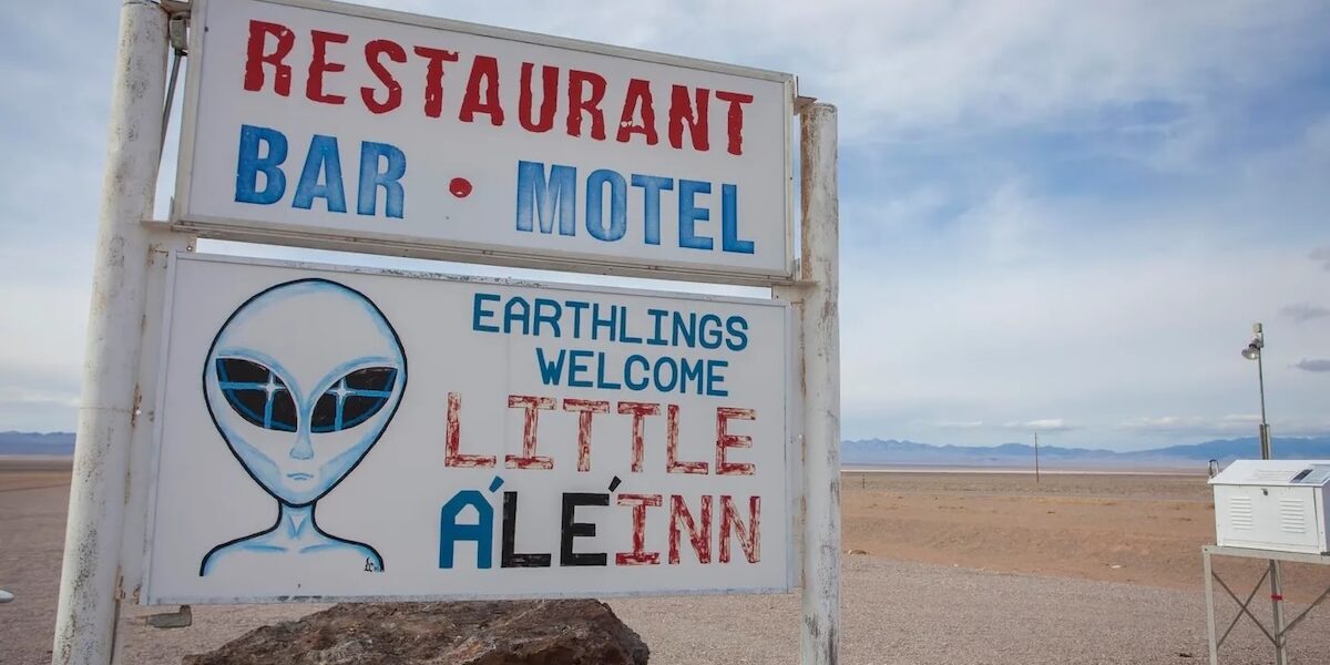 Little_Aleinn_Sign_Rachel_Nevada