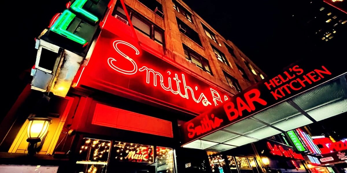 Smiths_Bar_Neon_SIgn_NYC