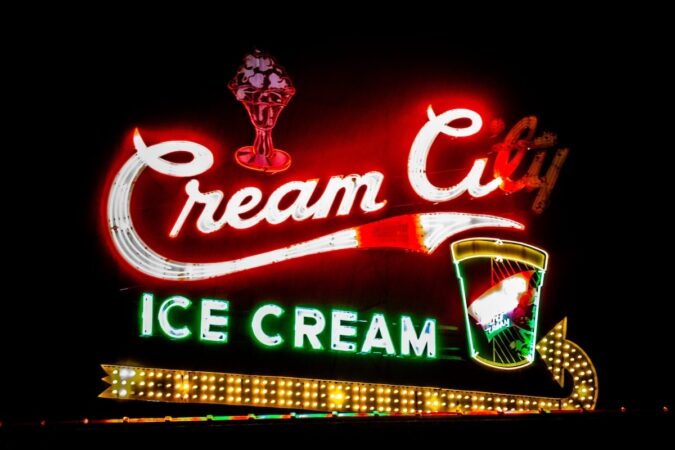 Cream_City_Neon_Sign_Cookeville_Tennessee