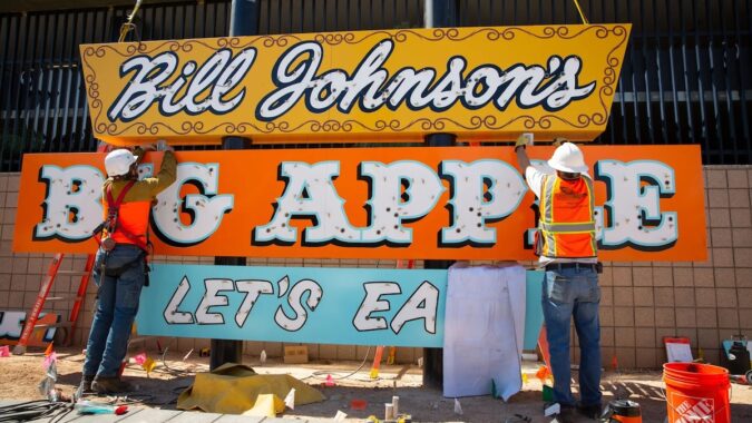 Big_Apple_Sign_Mesa_Arizona