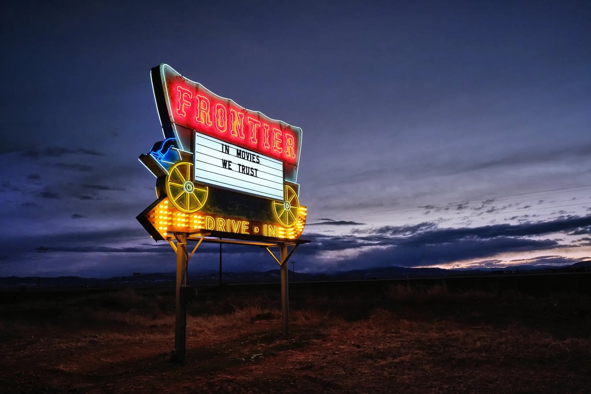 Frontier-Drive-Inn-Neon-Sign_Colorado