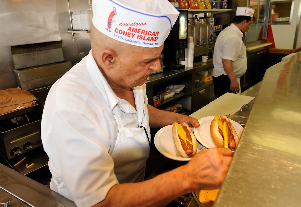 Jerry_Abu_Hawa_American_Coney_Island_cook